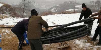 山西天勤PE管的柔韌性在冰天雪地里也可以施工